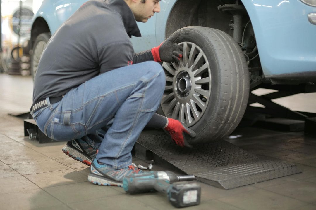 Summer Tyre Switching Mistakes: What Most Men Get Wrong When They Pull Off Winter Rubber in May